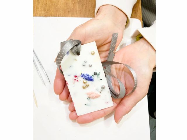 ホワイトチョコレートのようなサシェ