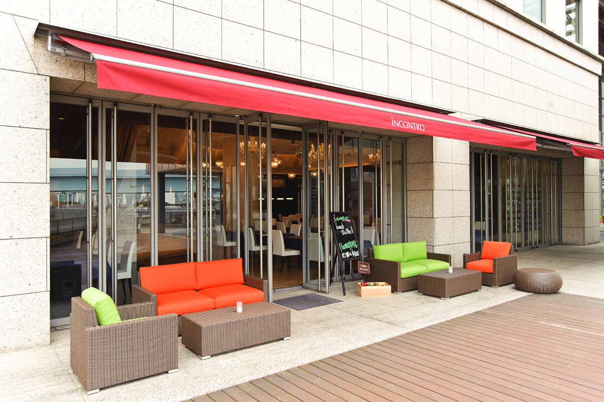 ��ʃK���X����̊O��