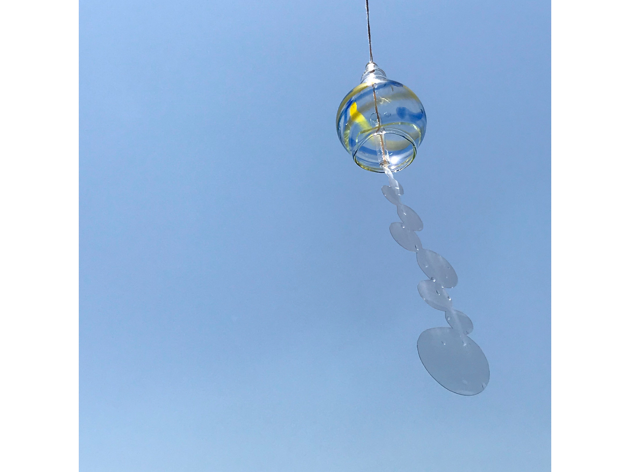 青空に爽やかで涼やかな風鈴を作りましょう!