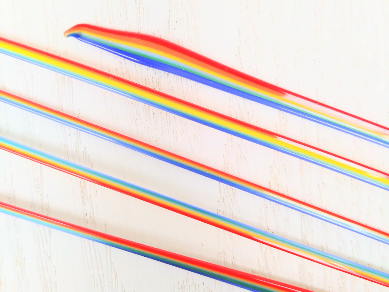 ガラスの虹色パーツで仕上げます!