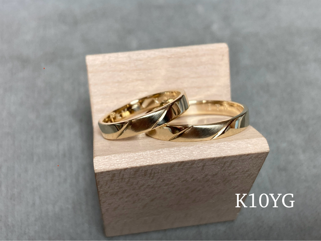 �Ђ��`�����̓}�b�g�d�グ�ɂȂ��Ă��܂��B