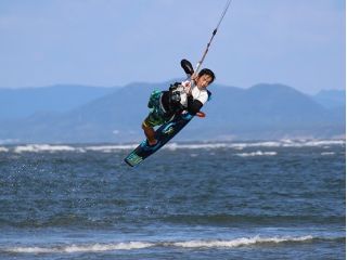 カイトボードお気軽体験 初心者 未経験者大歓迎 九州唯一のカイトボードショップ ナイスカイト じゃらん遊び体験