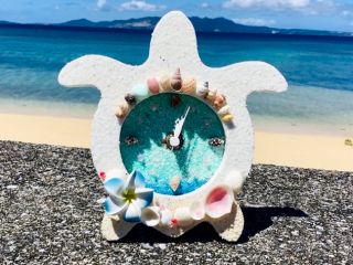 沖縄の海を感じるカメクロックです☆