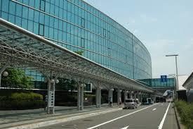 1988年に旧「千歳空港」から「新千歳空港」として開港しました。
新千歳空港から羽田空港までの路線は、1978年に旅客数が世界最多になりました。