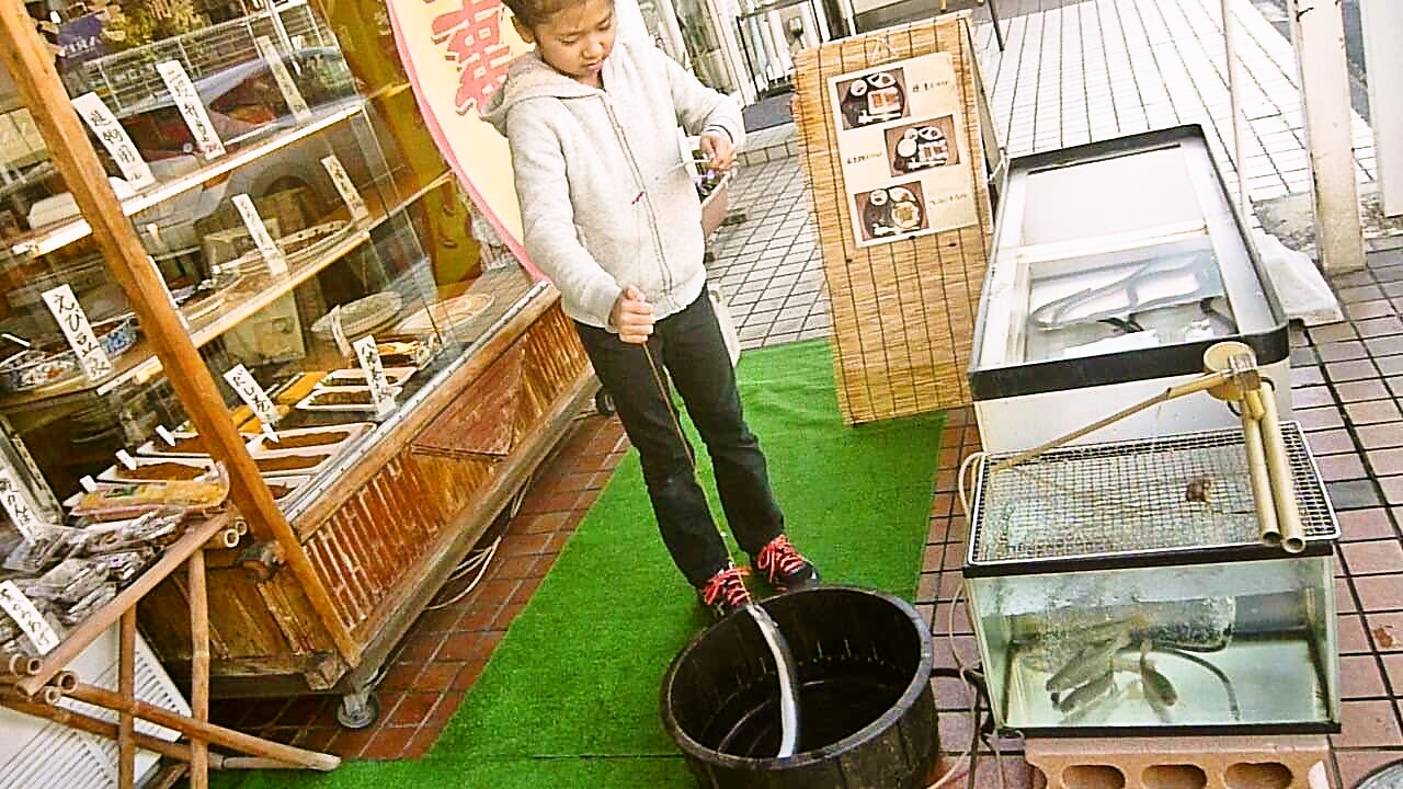 もちろんお子様にも釣り上げ体験をしていただけます(*^_^*)