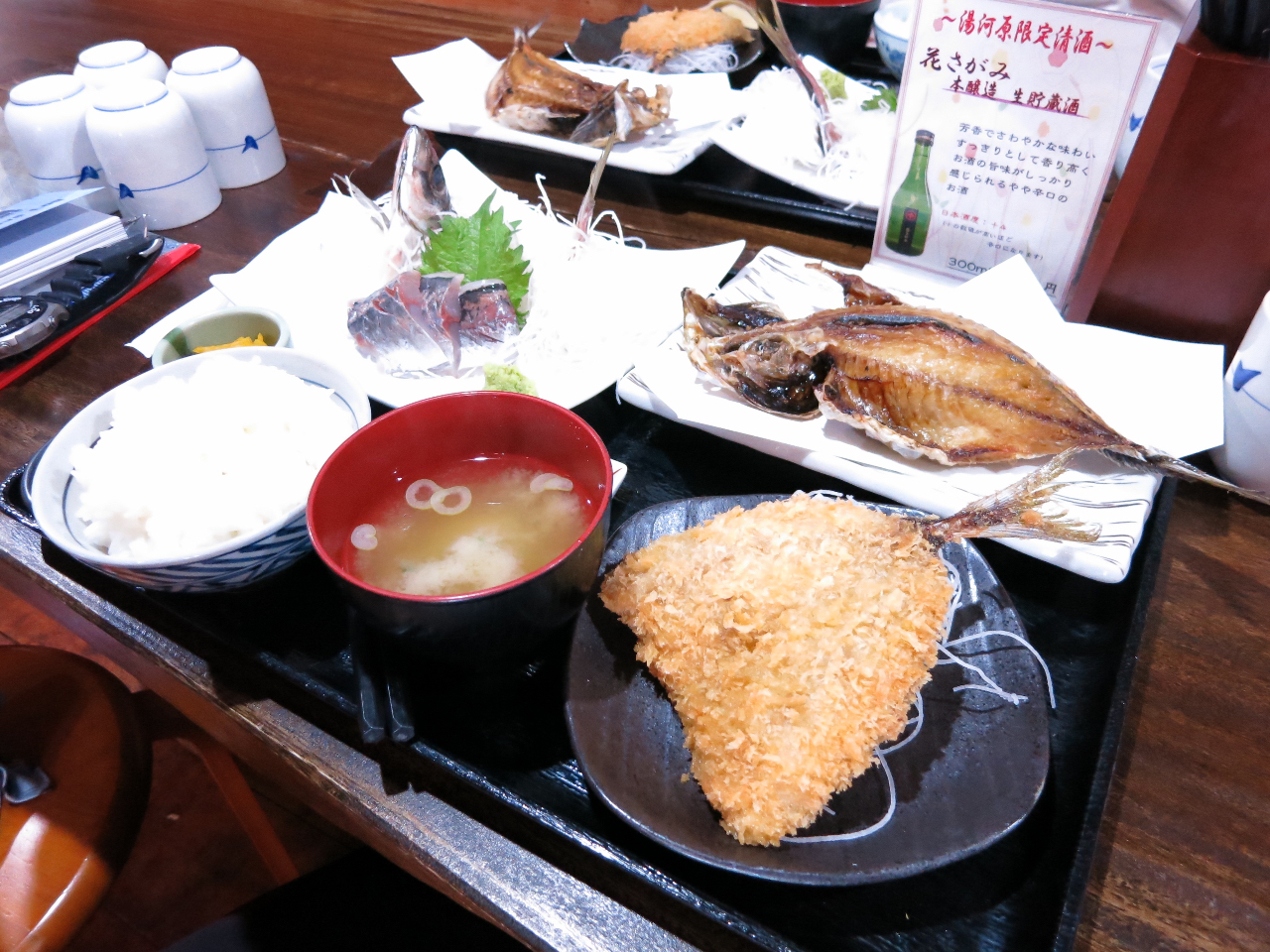 ダイビング後の美味しい海鮮ランチも楽しみの一つです♪