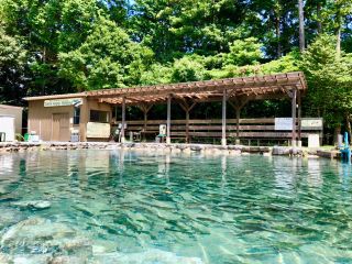 屋根があるので雨でもご利用いただけます。