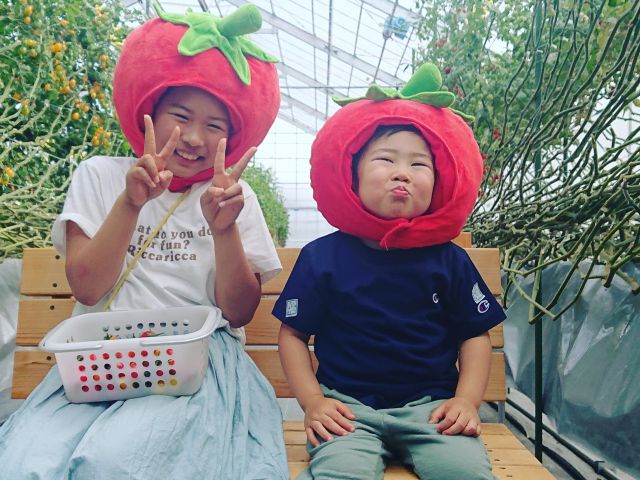 グレープトマトを食べて満足の笑顔  ☆(^_-)-☆
