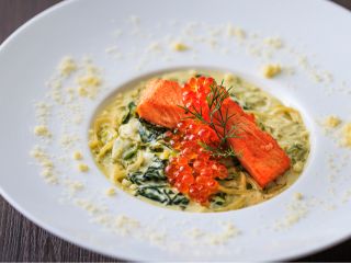 イクラとサーモン あおさ海苔のクリームスパゲッティ
