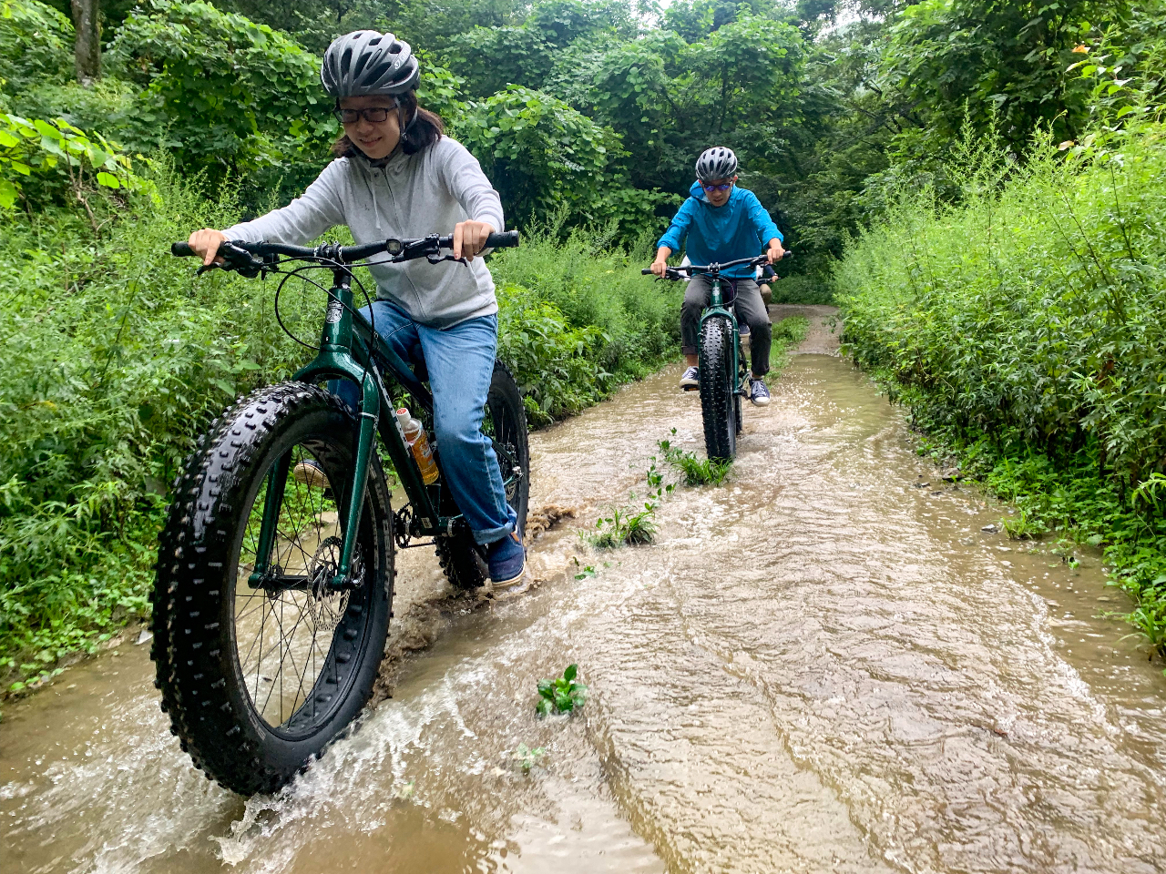 慣れてきたら、でこぼこも水たまりも気にせずアタック!