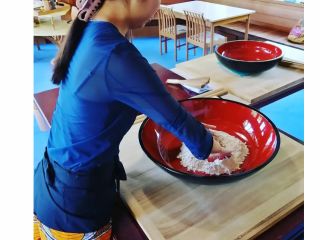 蕎麦打ちの様子