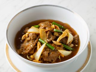 牛肉のカレー炒め入りスープそば