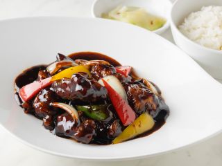 黒酢の酢豚
