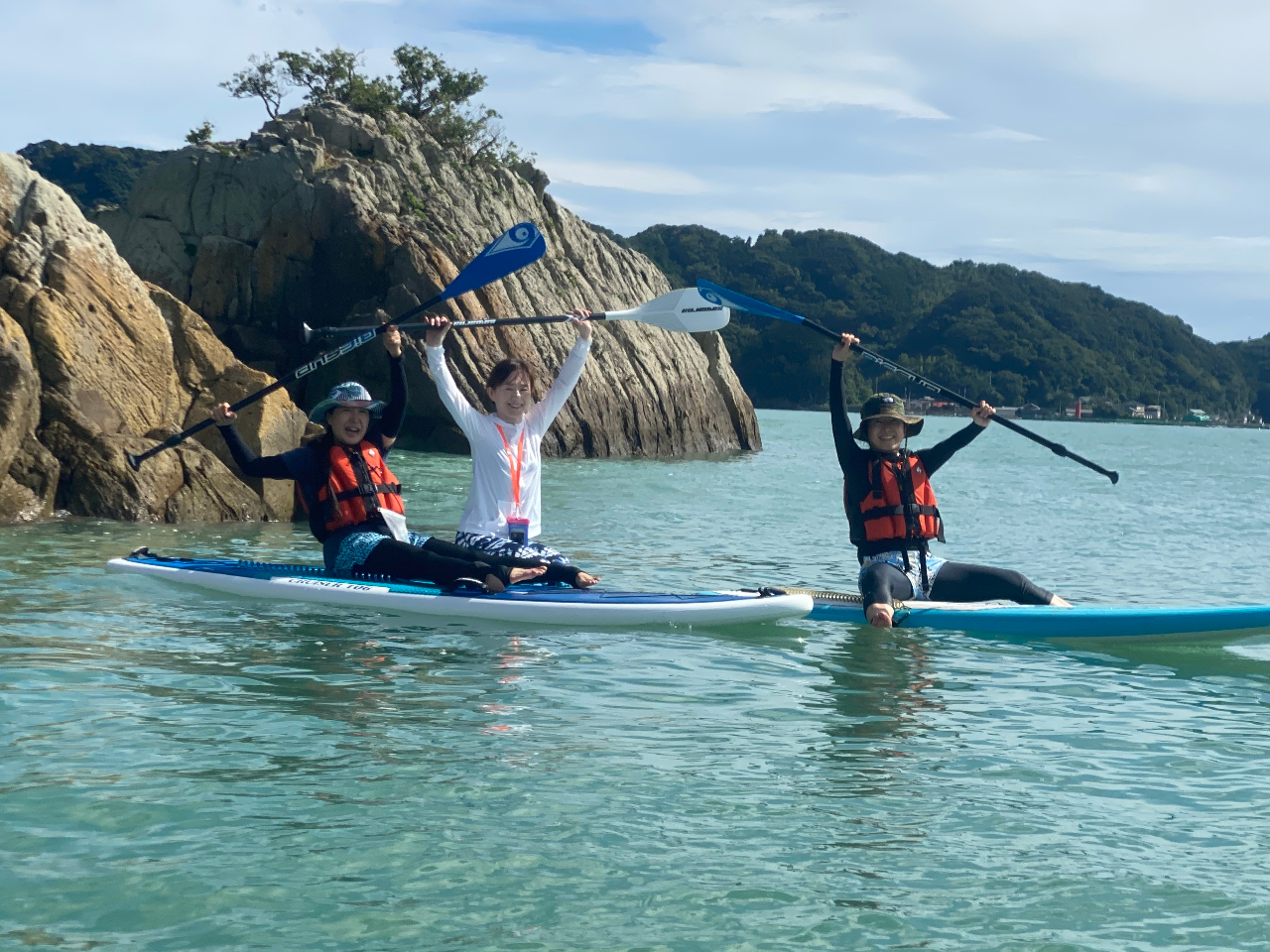 海の状況によっては沖にある橋杭岩まで行けます♪
