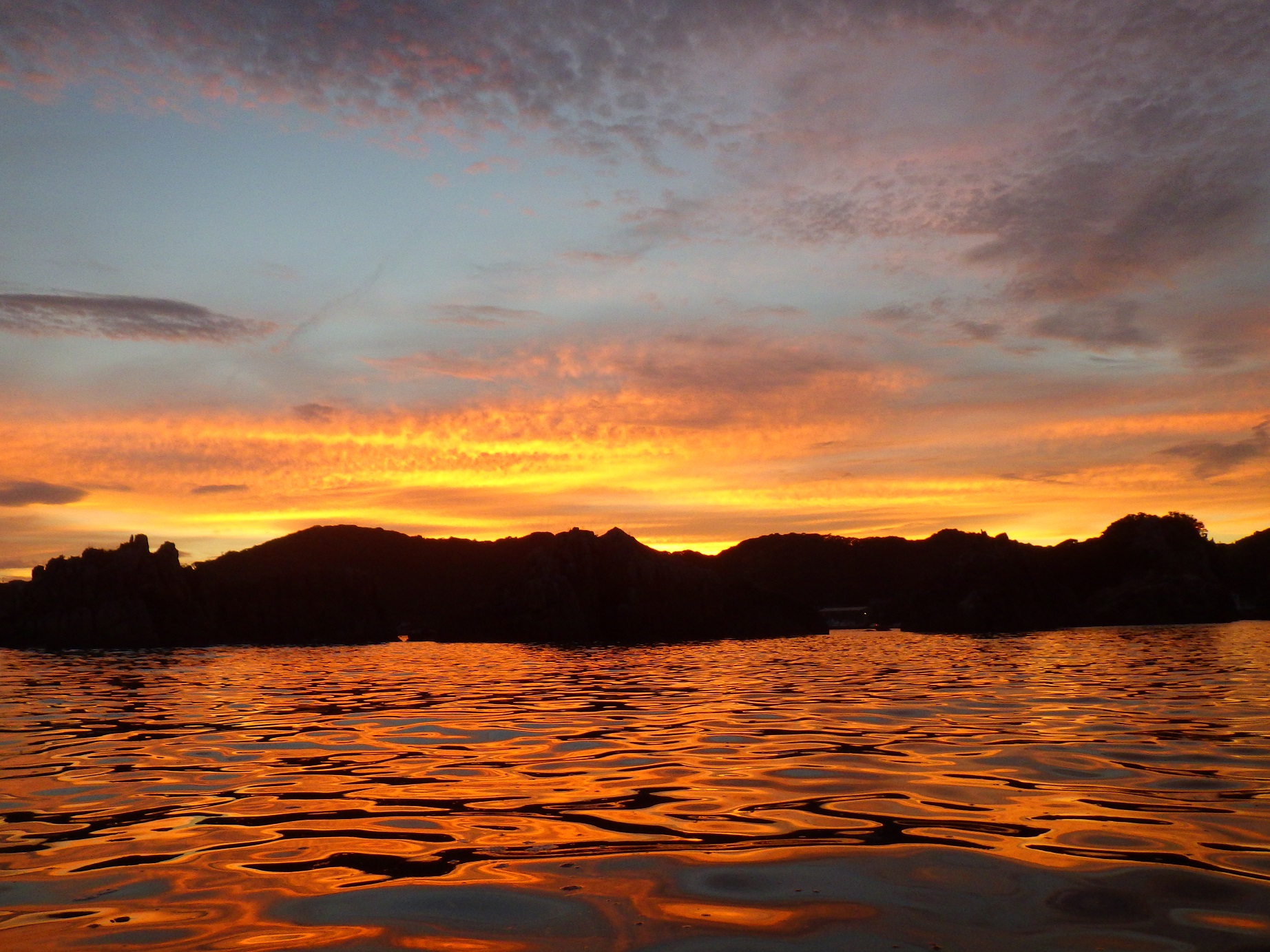 毎日違った表情を見せる夕焼けが目の前に広がります