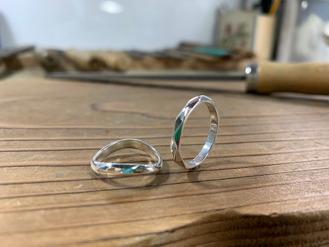 ウエーブリングや多面体リングもオシャレ!職人の工房なので、他にもいろんなデザインのリングをご用意いたしております。お楽しみに♪