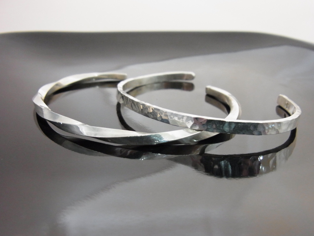 �����Ȏ�ނ̃o���O���̒�����A���D���ȃf�U�C�������I�т��������܂���