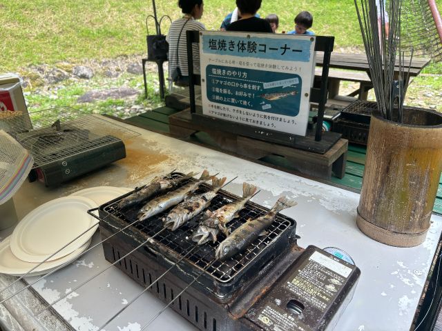 串、塩、お皿などはご用意しています