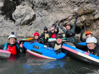 リバーボードで川を泳いでスッキリ&リフレッシュ!とっても簡単で楽しいね!