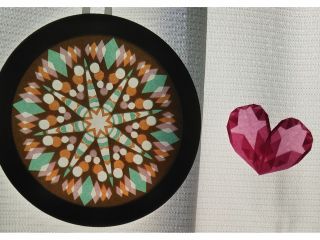 紙で作るステンドグラス ローズウインドウを作ってみよう つばめ じゃらん遊び体験 紙で作るステンドグラス ローズウインドウを作ってみよう つばめ じゃらん遊び体験