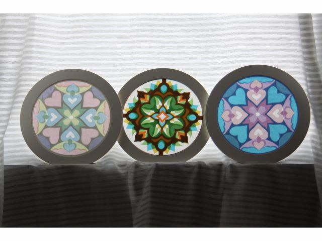 紙で作るステンドグラス ローズウインドウを作ってみよう つばめ じゃらん遊び体験 紙で作るステンドグラス ローズウインドウを作ってみよう つばめ じゃらん遊び体験