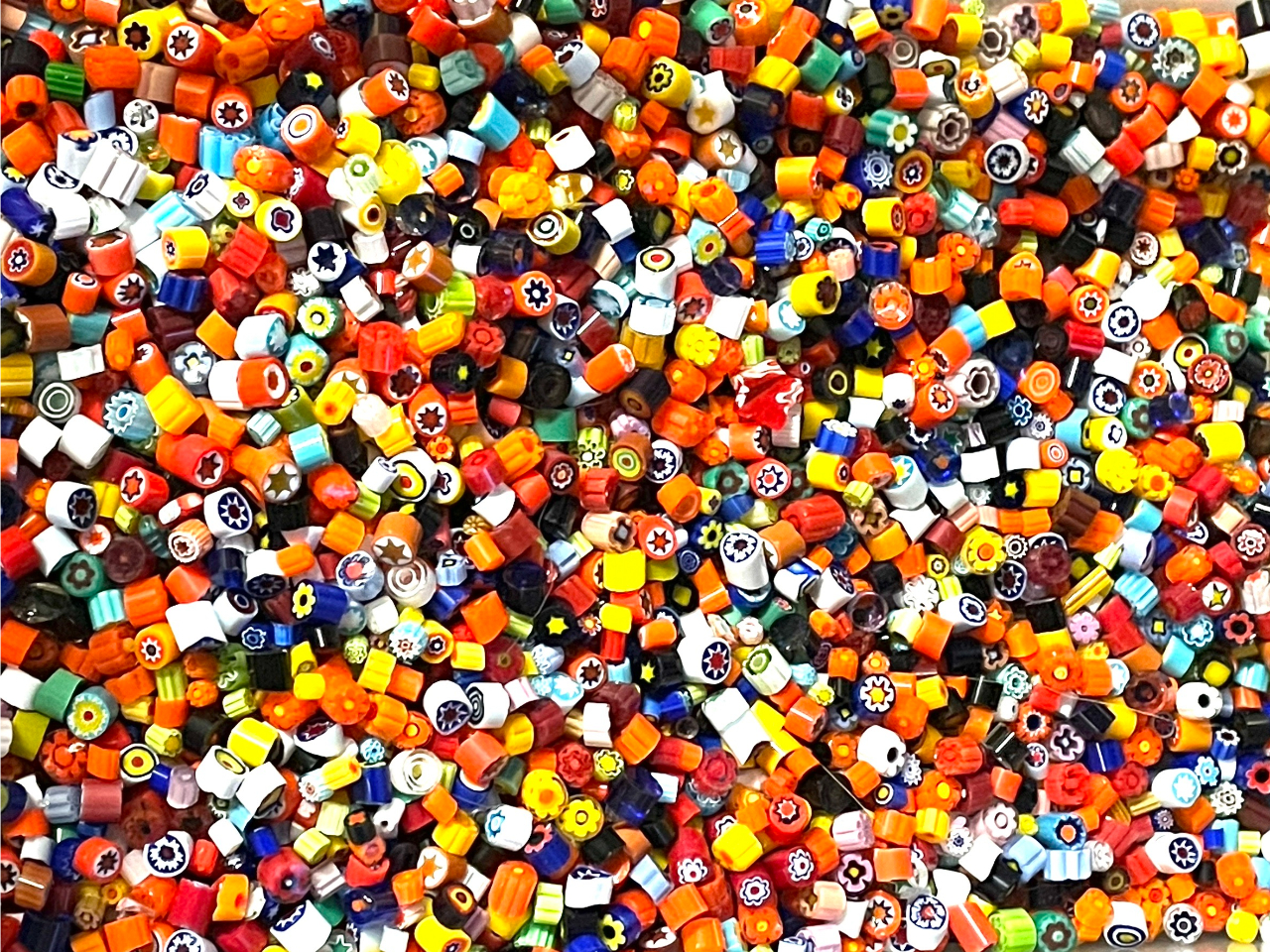 �D���ȕ���I��Ńf�U�C�����Ă��������B�P�̂�����ǂ��A��R�̂�����ǂ��B