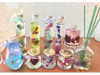四季折々を楽しめる ハーバリウム体験 夏の貝殻入ブルーのハーバリウム 軽井沢の思い出にオリジナルのハーバリウムを作ってみませんか フラワースタジオ マインド軽井沢教室 じゃらん遊び体験