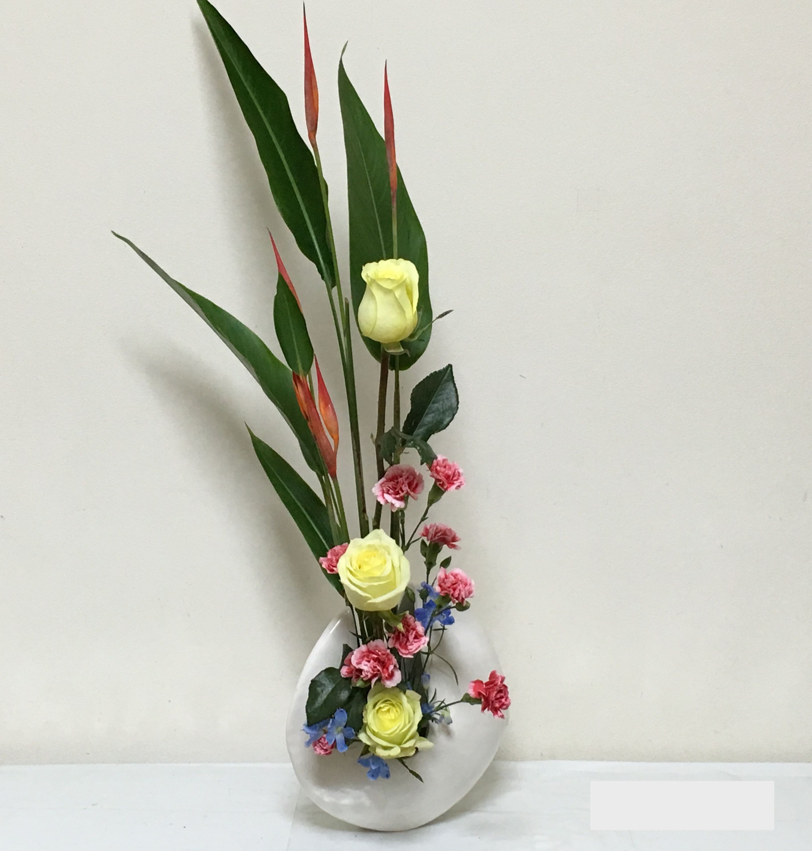 いけばな体験 草月流 季節の花 でいけばな体験 手ぶらで手軽に 1回だけの体験コースです 日本文化に興味のある方 男性の方 親子連れの方 外国人観光客の方には英語で対応します 是非どうぞ フラワースタジオ マインド新宿教室 じゃらん遊び体験 いけばな体験 草月流 季節の花 でいけばな体験 手ぶらで手軽に 1回だけの体験コースです 日本文化に興味のある方 男性の方 親子連れの方 外国人観光客の方には英語で対応します 是非どうぞ フラワースタジオ マインド新宿教室 じゃらん遊び体験