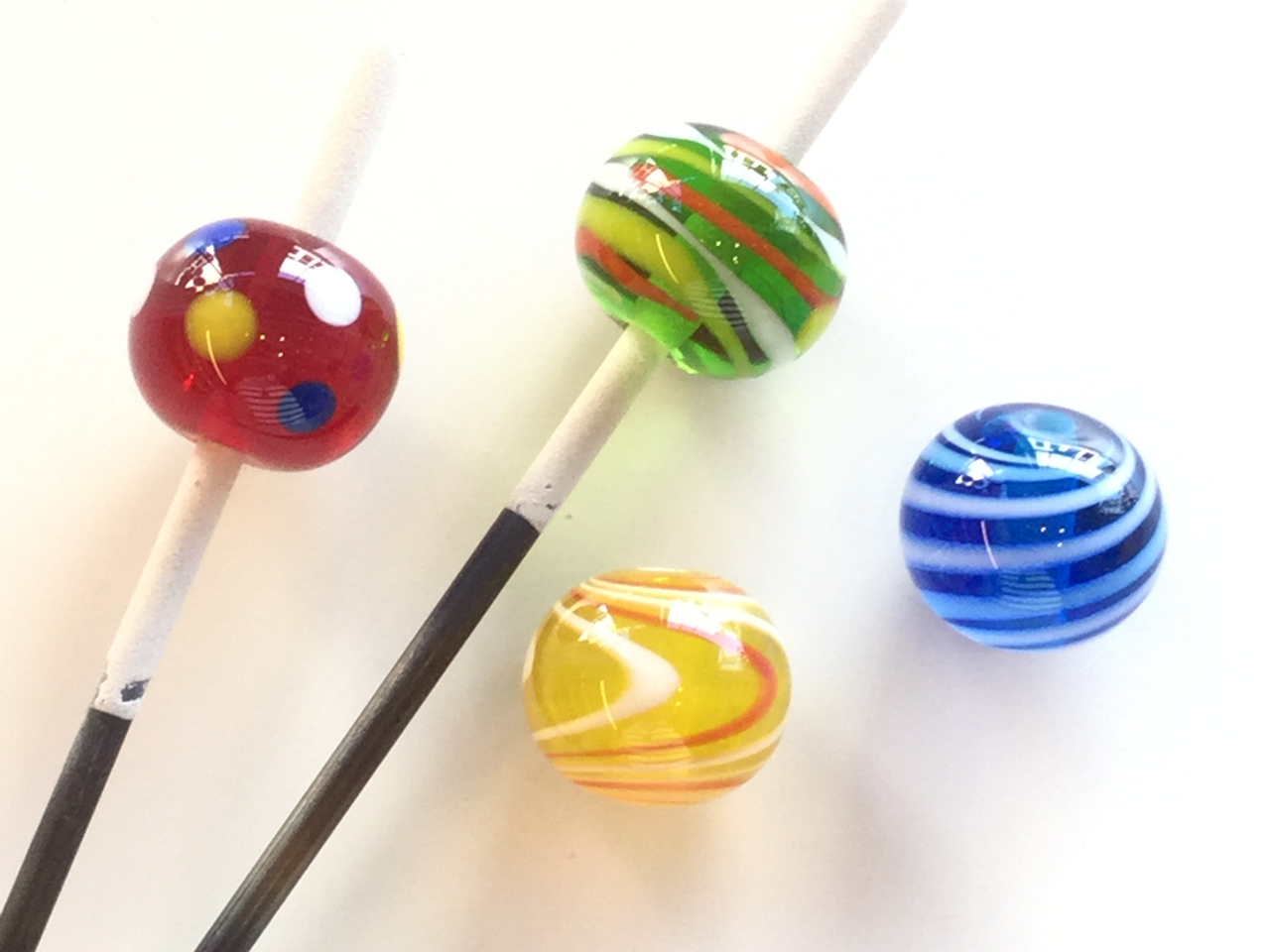 選べる定番4柄!色の組み合わせ次第でオリジナルのとんぼ玉ができあがります(*^-^*) お友達同士、別々の柄でもOK!