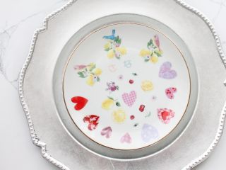 過去にお越しいただきました小学生の女の子のとっても可愛いプレートです♪