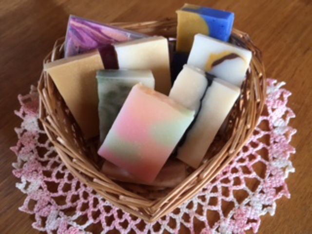 お好みの色や香りをつけた石けんが作れます