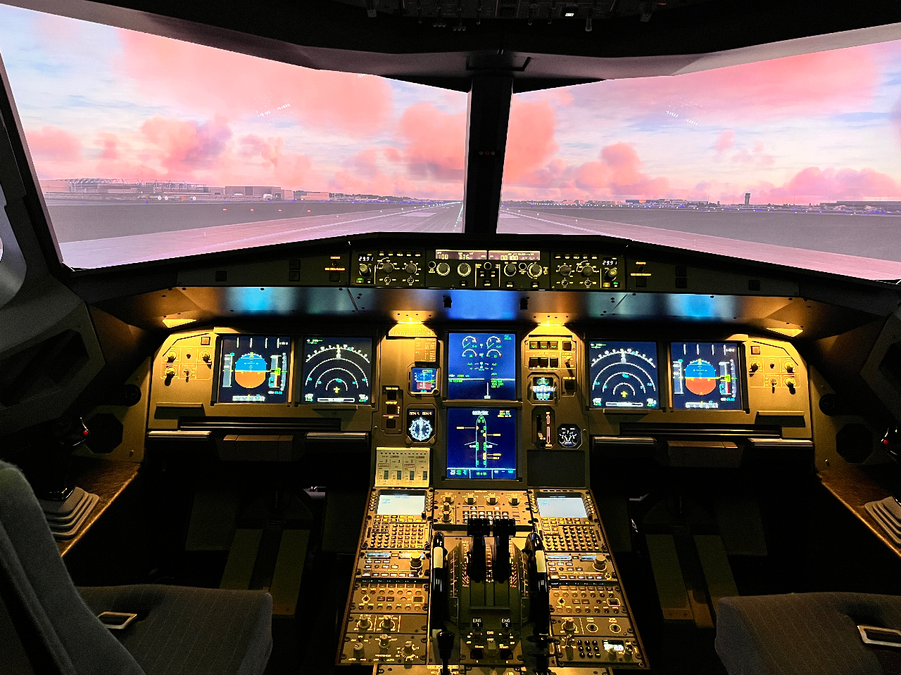 フライトシュミレーター 60分Flightコース》【機長席でA320を操縦】桜木町より徒歩5分
