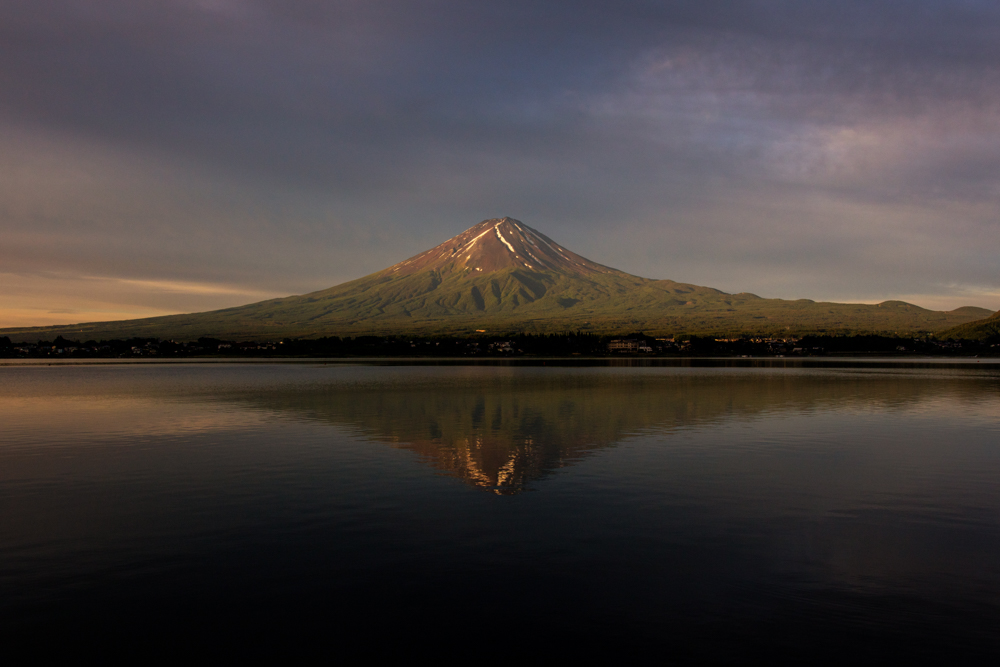 河口湖発!世界遺産の大自然・富士山の麓にアプローチします。
