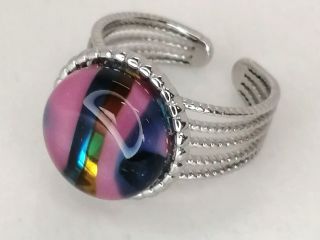 5種類の色模様から選択して頂けます。ガラスサイズ:13mm 金具:ステンレス