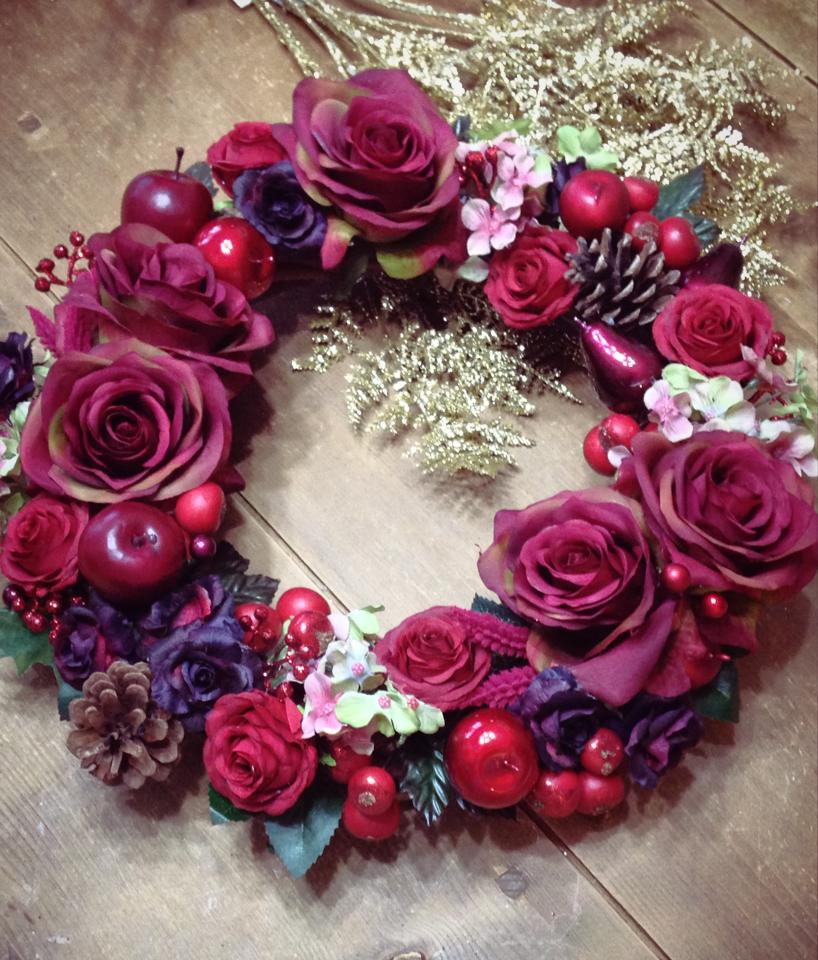 画像はレッスンでお作りいただいたリースです♪お好みの色・イメージにあわせてお花をお選びいただけます★世界に一つのオリジナルリースを作りましょ♪