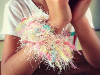 お好きな糸を選んでかわいいシュシュが作れます。