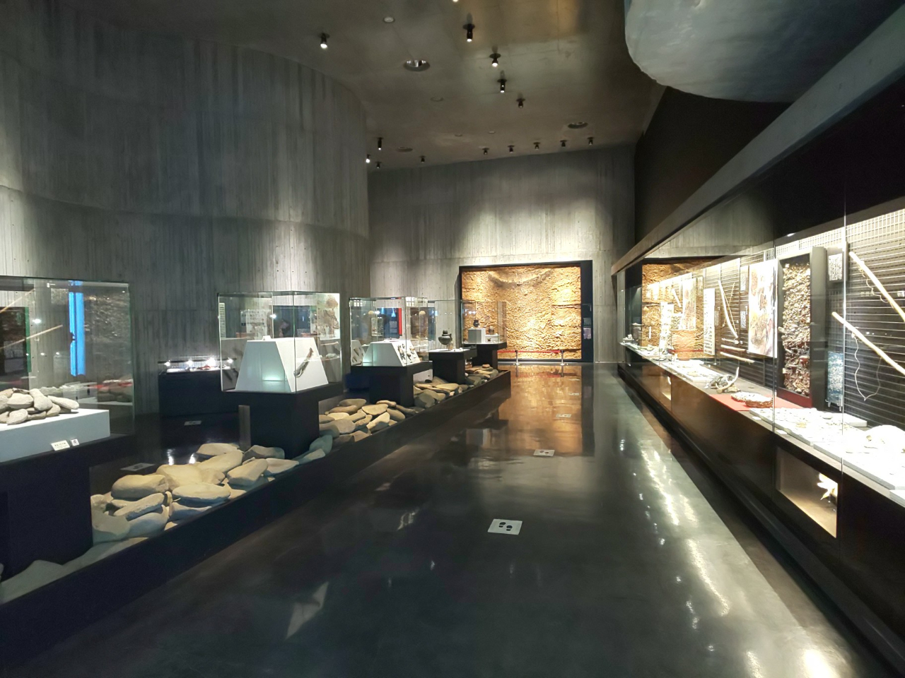 縄文文化交流センター