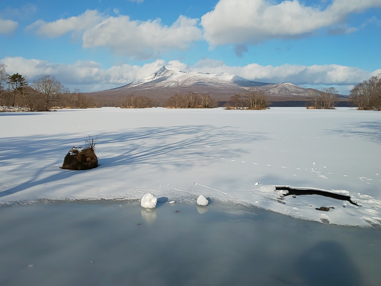 冬の大沼から駒ケ岳