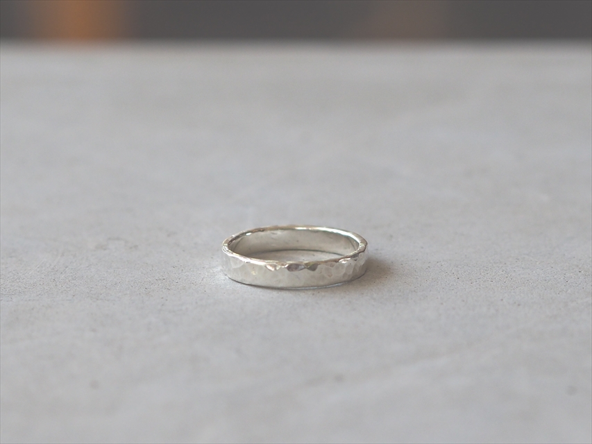 平打ち槌目リング
