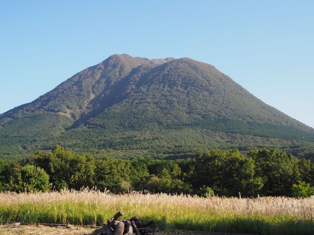 アトリエの外 由布岳