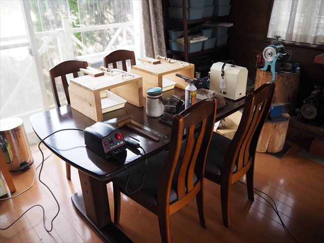 �H�[�O�̌i�F�@�R�z�x