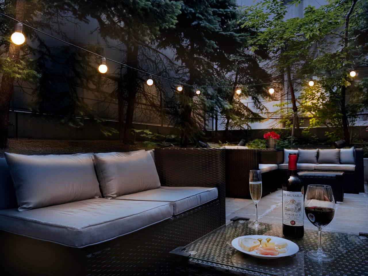 ���uLa Terrasse�v�̃C���[�W�@�������̂��Ȃ̔z�u�́A�摜���قȂ�ꍇ���������܂��B