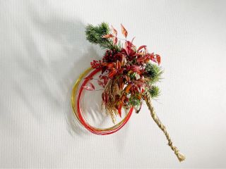 自然素材を使った自分だけのオリジナルしめ縄を作成します。昔ながらの手仕事の魅力を感じるワークショップです
