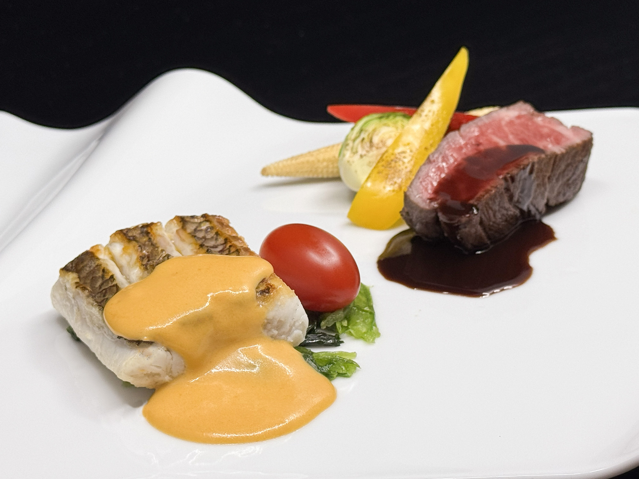 ワンプレートメインディッシュ(北海道産牛ヒレ肉のロティ ヴァンルージュソース/ 鯛のアラヴァプール トリュフアメリケーヌソース)