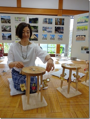 映画のワンシーンさながら!丸台を使った本格組紐体験◆絹のキーホルダーorブレスレ...