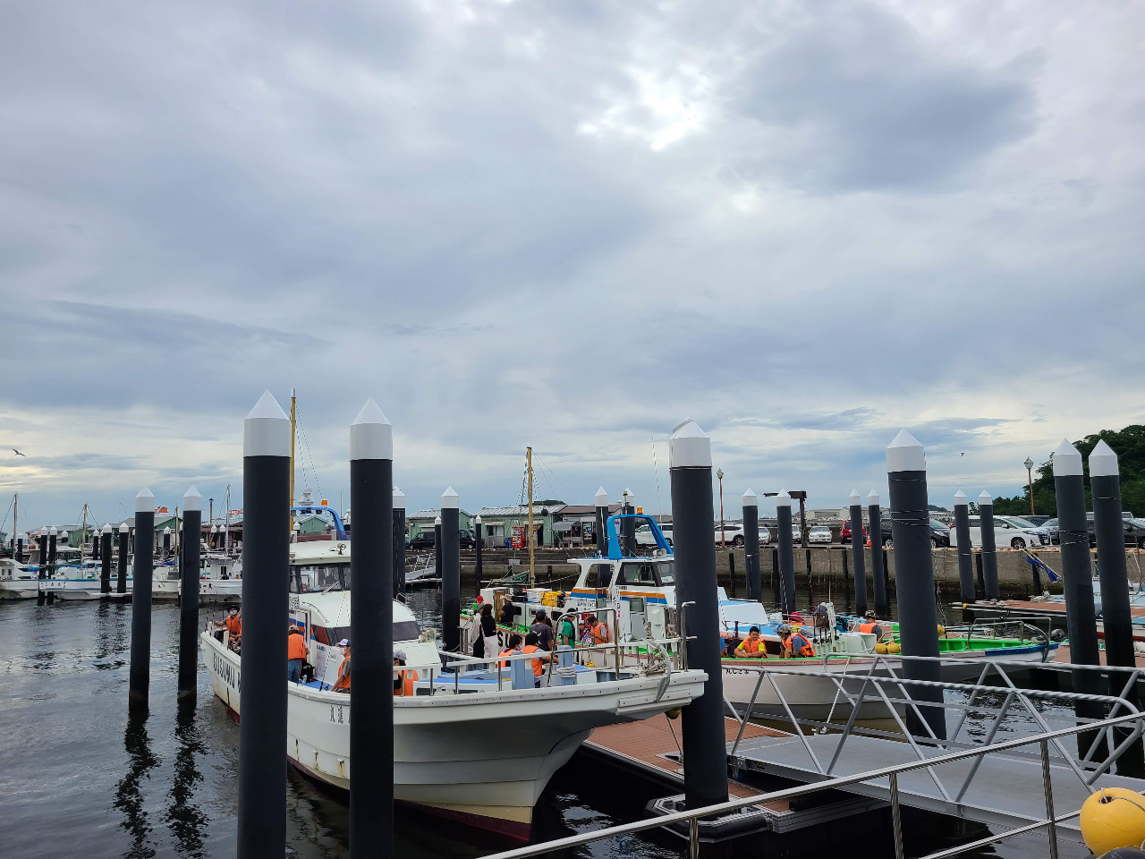 大型船を貸し切りだから広々のんびり!!トイレも完備!