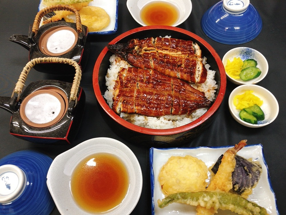 �V�w���A�Е��Ȃǂ͋G�߂ɂ��ύX���܂��i�ʐ^�̉V���͂Q�l�O�j