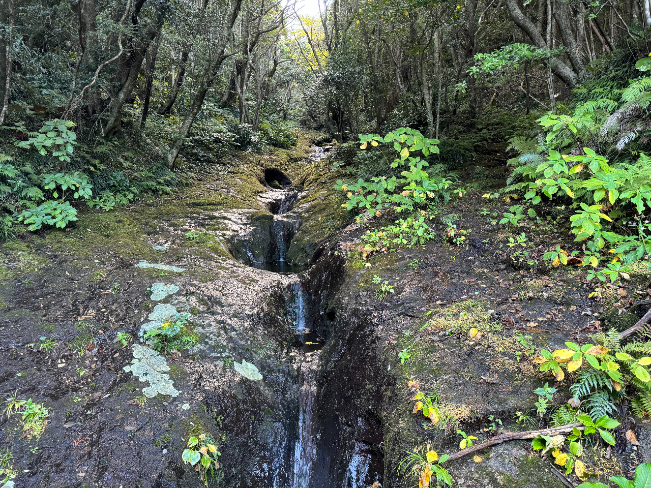 状況によりポットホールへ下山することもあります。