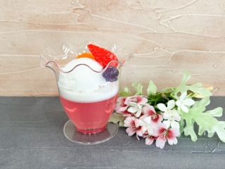 今流行ってるメロンソーダのような感じでデコレーションしても可愛いです