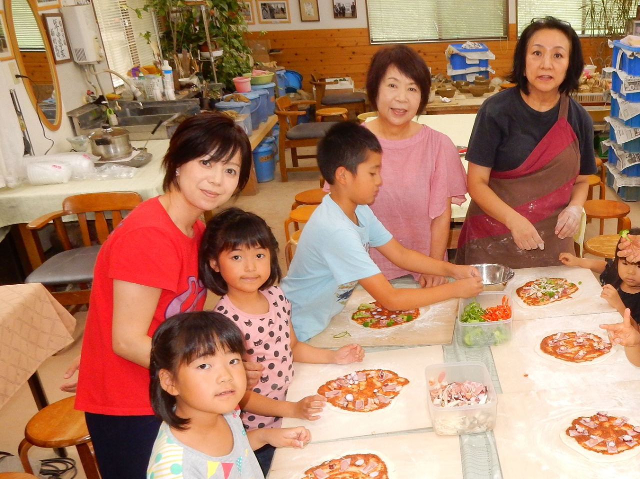 sUn΂sU\[XhāA^Rx[Rs[}ȂǐFXȋނgbsOĂꂼɃsUĂ܂B